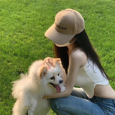 圆月映花都